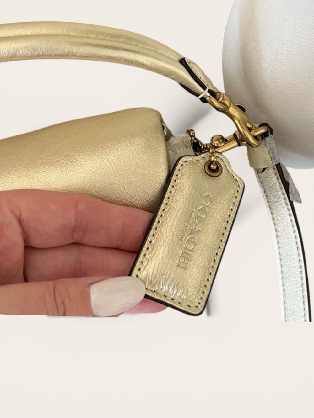 New Coach Pillow Tabby 18 Metallic Gold Leather Shoulder Bag Crossbody - Picture 6 of 11